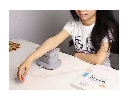 Συσκευή μασάζ άκρων 422 σε λειτουργία